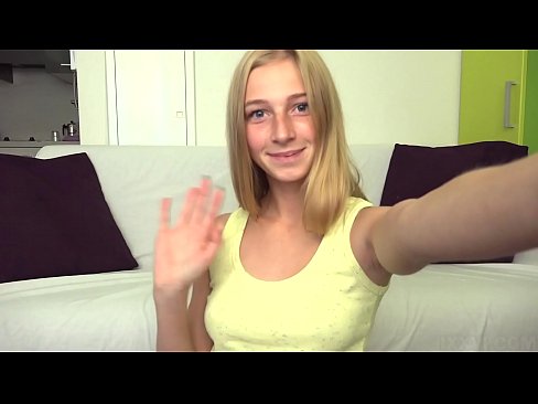 ❤️ Nuair a bhíonn mé leamh déanaim masturbate go leisciúil ar mo phussy bándearg ️  Porn  ag ga.porn33.top ❤